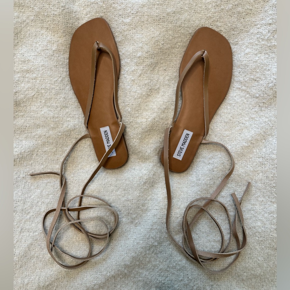 Steve Madden Beige Strappy Sandals - Size 8 - Picture 2 of 4